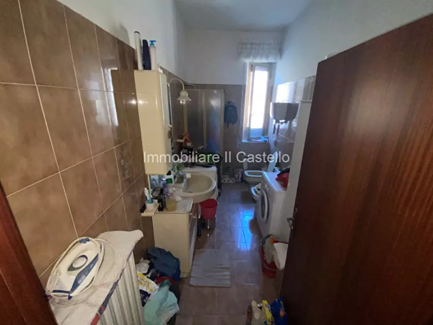 Immagine 9 di Casa indipendente in vendita  in via Carducci a Castiglione Del Lago