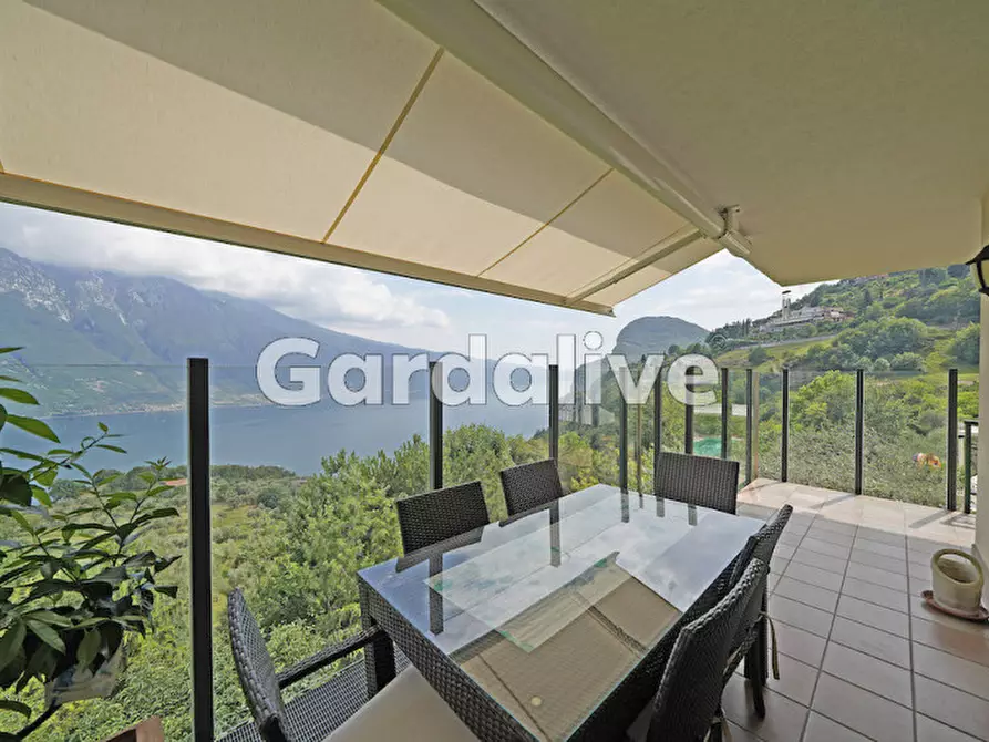 Immagine 6 di Villa in vendita  a Tremosine