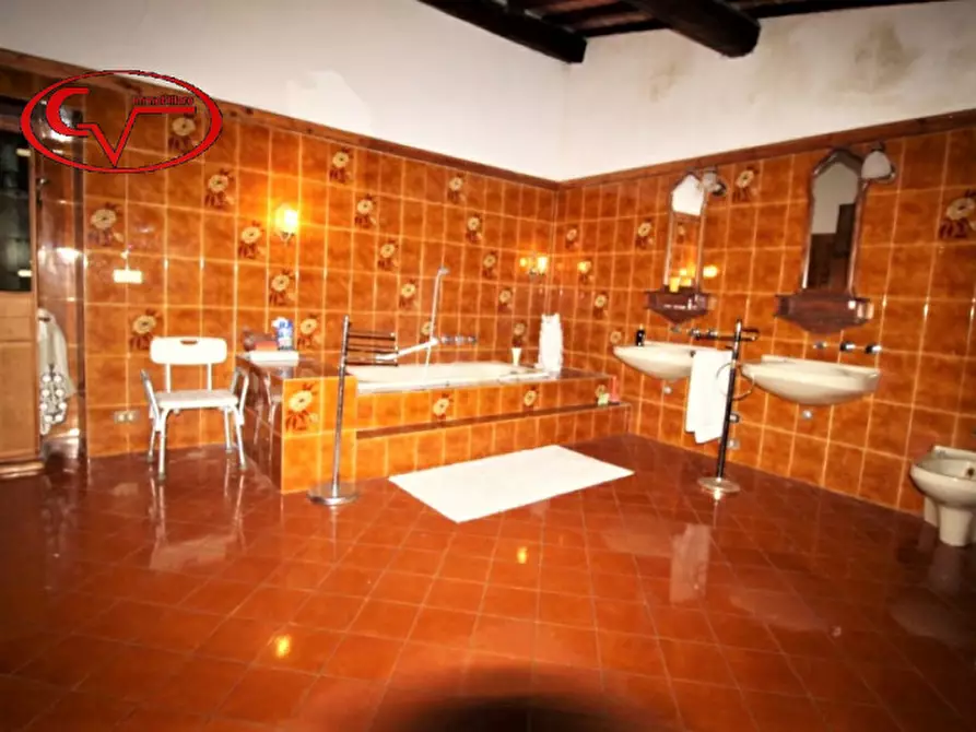 Immagine 32 di Villa in vendita  in setteponti a Reggello