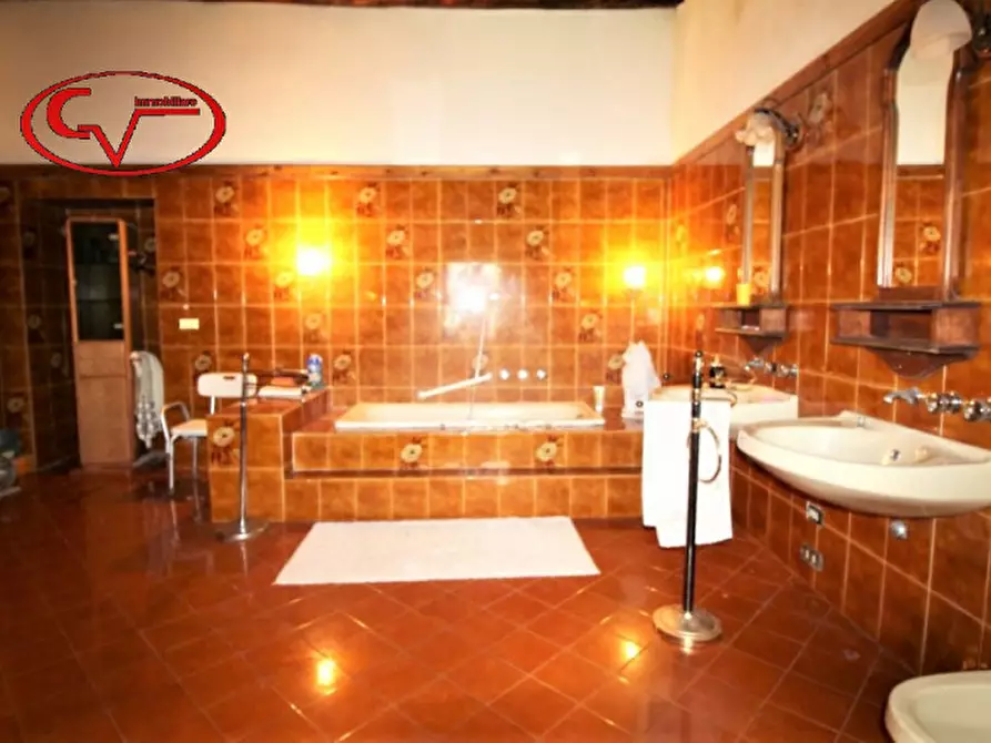 Immagine 34 di Villa in vendita  in setteponti a Reggello