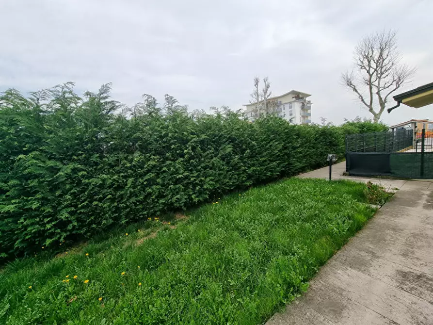 Immagine 23 di Villetta a schiera in affitto  in strada statale Pasubio a Vicenza