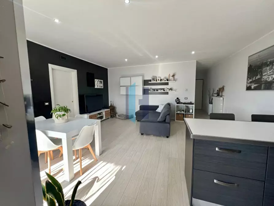 Immagine 2 di Appartamento in vendita  in Via Lionello Levi Sandri 21 a Brescia