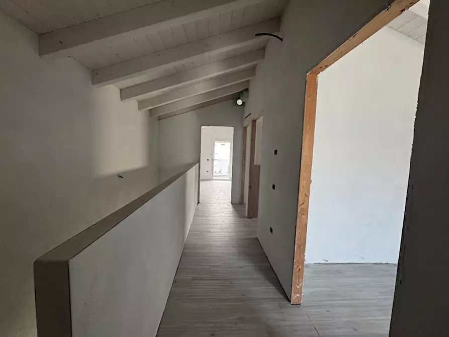 Immagine 6 di Casa trifamiliare in vendita  a Camponogara