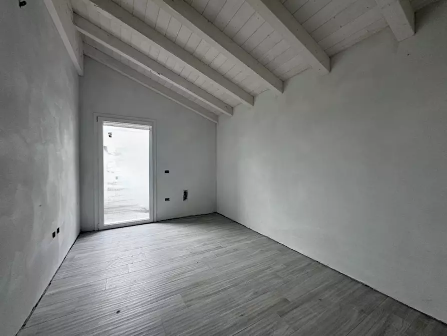 Immagine 12 di Casa trifamiliare in vendita  a Camponogara