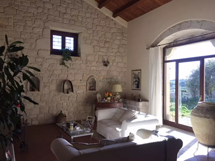 Immagine 1 di Casa indipendente in vendita  in Strada Provinciale 27 a Modica