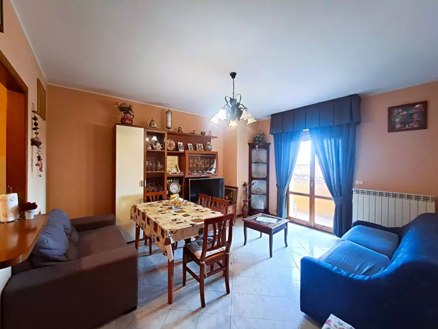 Immagine 1 di Appartamento in vendita  in via del giuoco a Passignano Sul Trasimeno