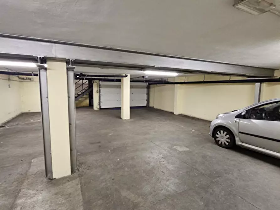 Immagine 6 di Posto auto in vendita  a Padova