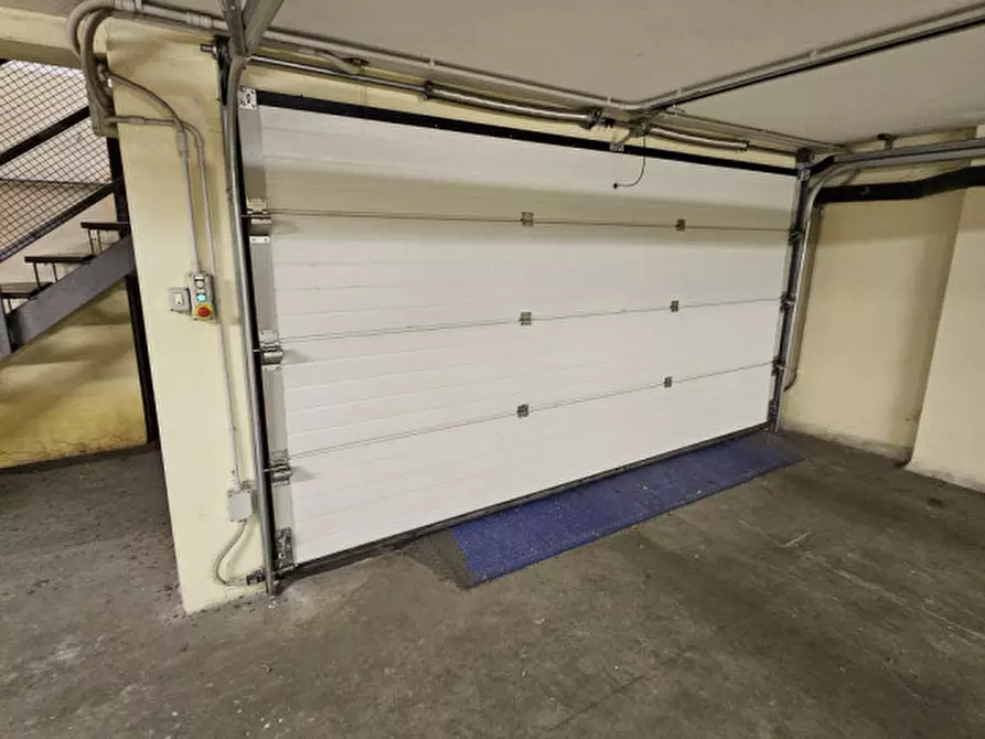 Immagine 8 di Posto auto in vendita  a Padova