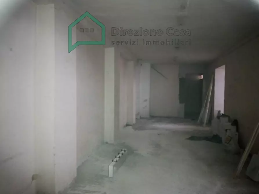 Immagine 9 di Ufficio in vendita  in Piazza Gian Battista Vico a Napoli