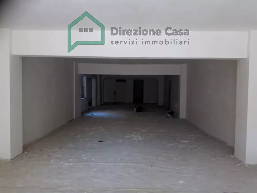 Immagine 11 di Ufficio in vendita  in Piazza Gian Battista Vico a Napoli