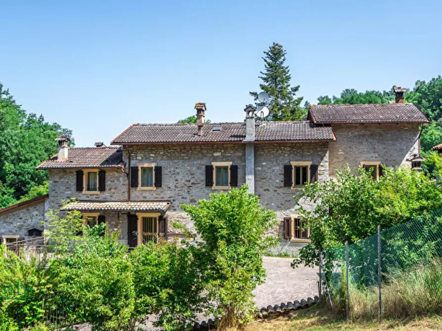 Immagine 1 di Casa bifamiliare in vendita  in VIA CA' DI LAVACCHIO a Pianoro