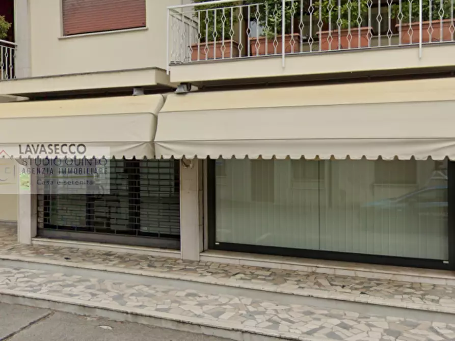 Immagine 1 di Negozio in affitto  a Quinto Di Treviso