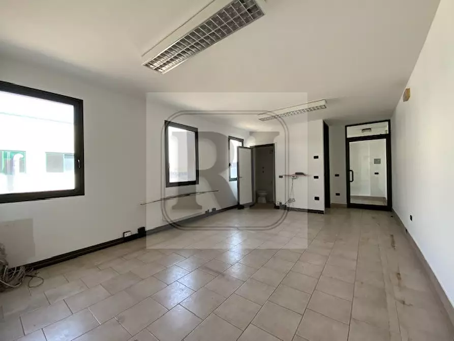 Immagine 9 di Capannone industriale in affitto  a Piazzola Sul Brenta