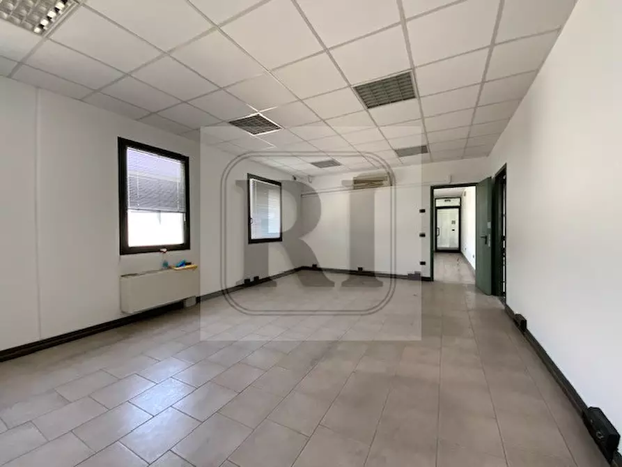 Immagine 15 di Capannone industriale in affitto  a Piazzola Sul Brenta