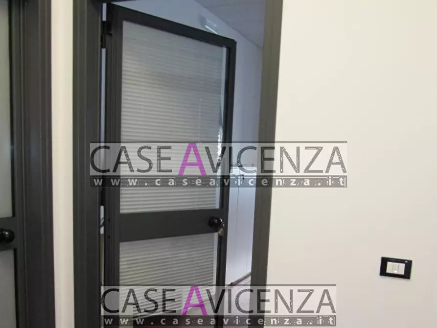 Immagine 6 di Ufficio in affitto  in via roma a Camisano Vicentino