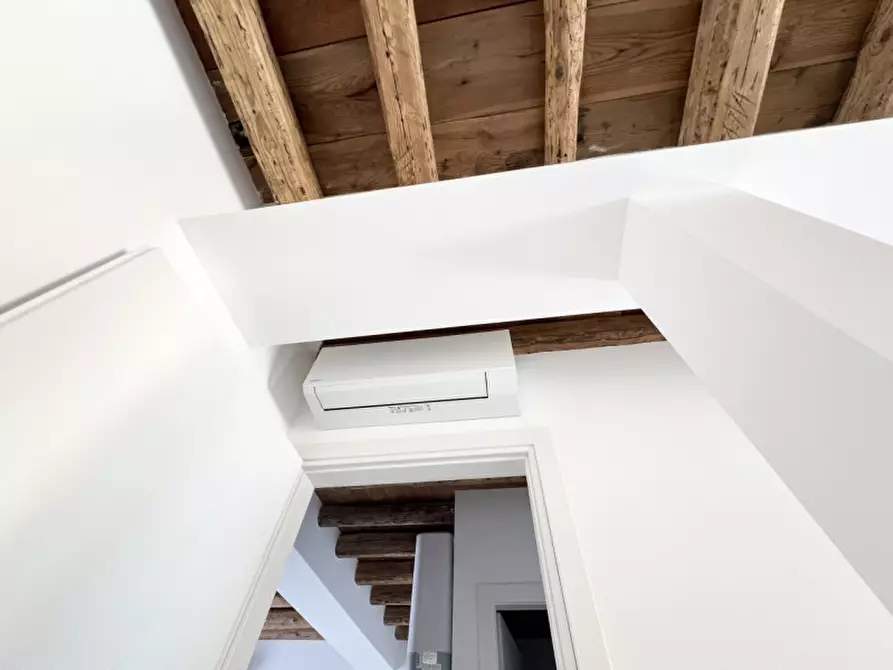 Immagine 5 di Appartamento in vendita  in Fondamenta Lungolaguna a Chioggia