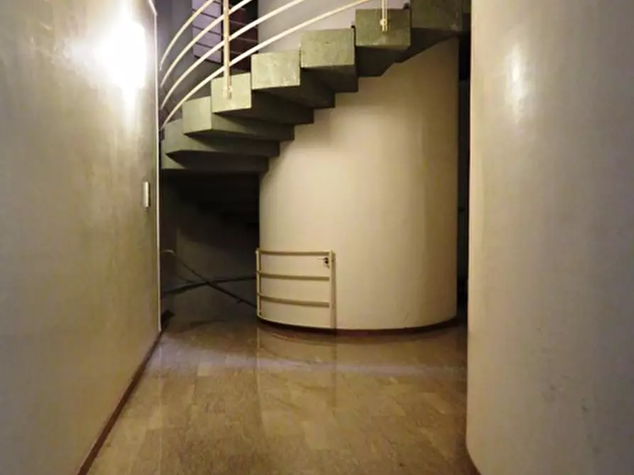 Immagine 20 di Ufficio in affitto  in via giuseppe verdi 61 a Parma