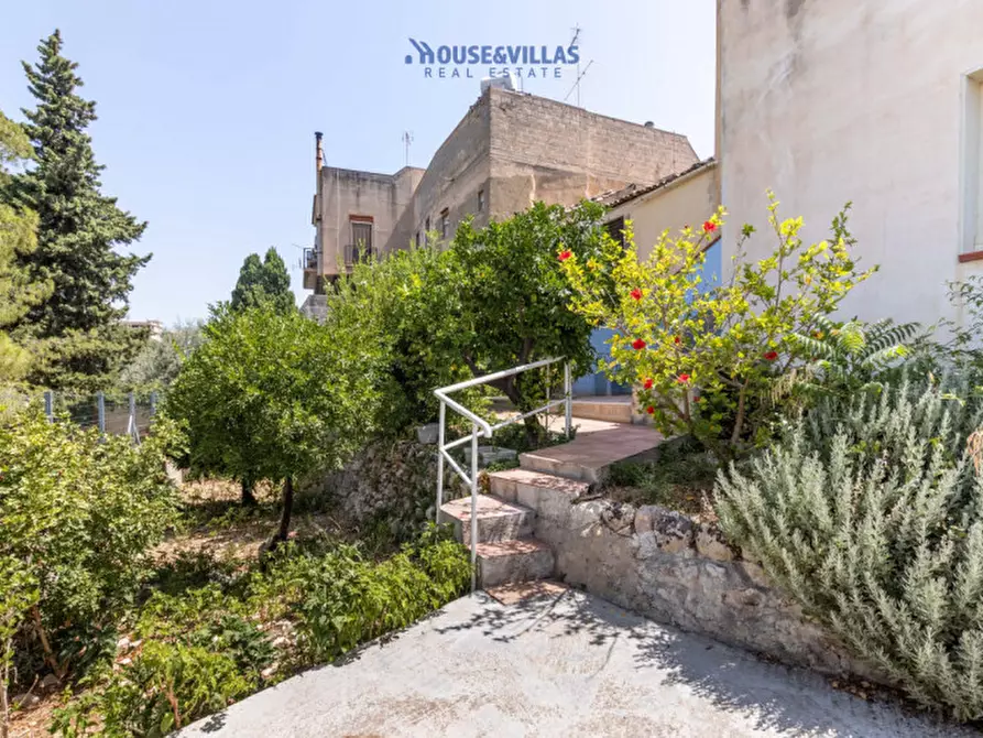 Immagine 2 di Casa indipendente in vendita  in via t fazello a Noto