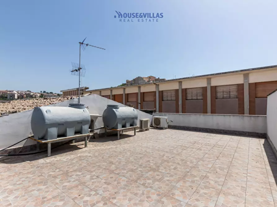 Immagine 24 di Casa indipendente in vendita  in via t fazello a Noto