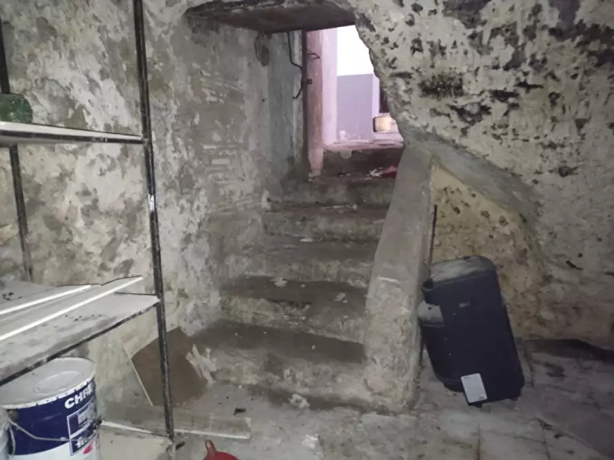 Immagine 13 di Magazzino in vendita  in Santa Maria Francesca 20 a Napoli