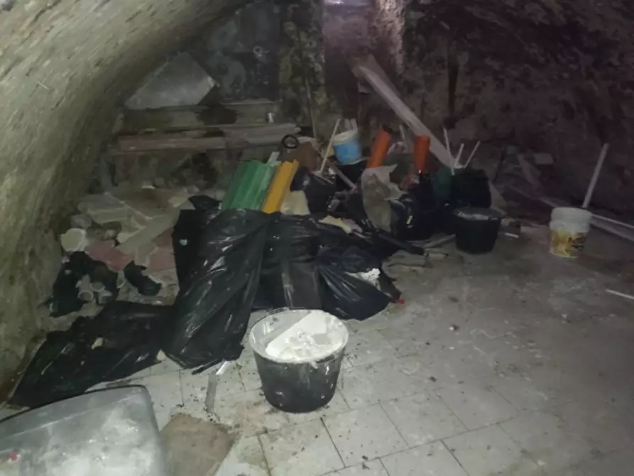 Immagine 15 di Magazzino in vendita  in Santa Maria Francesca 20 a Napoli