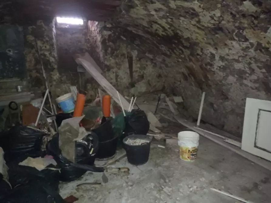 Immagine 16 di Magazzino in vendita  in Santa Maria Francesca 20 a Napoli