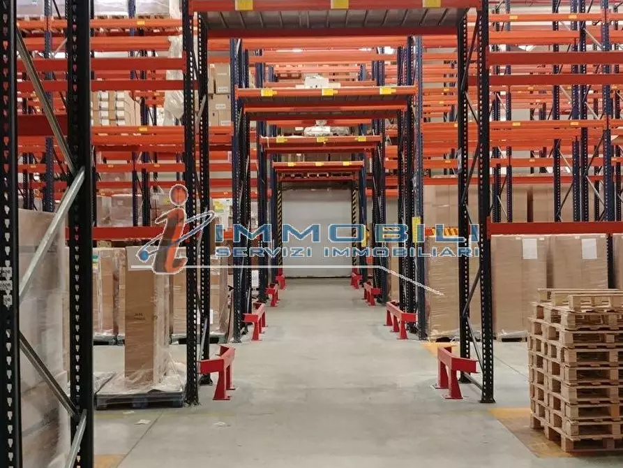 Immagine 12 di Magazzino in affitto  in VIA GRANDI A. a Settala