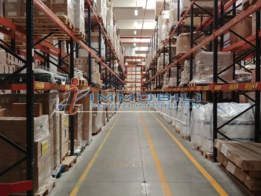 Immagine 15 di Magazzino in affitto  in VIA GRANDI A. a Settala