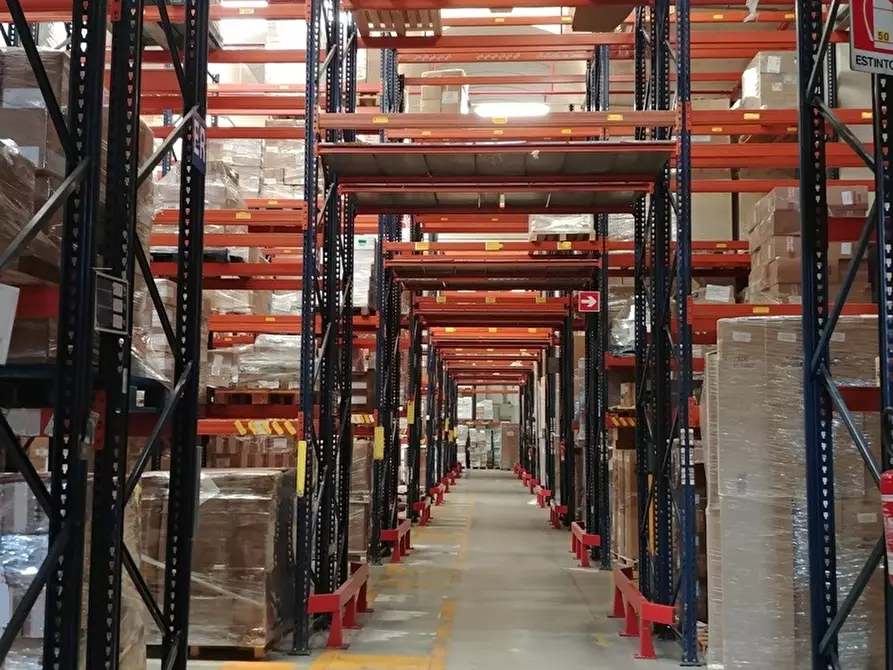 Immagine 20 di Capannone industriale in affitto  in VIA GRANDI A. a Settala