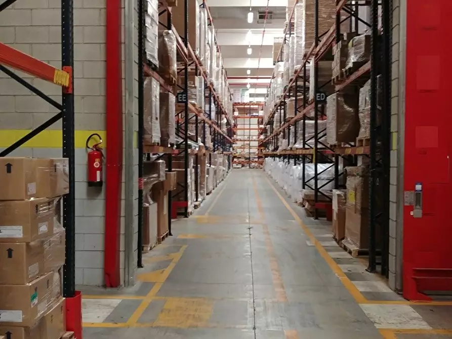 Immagine 21 di Capannone industriale in affitto  in VIA GRANDI A. a Settala