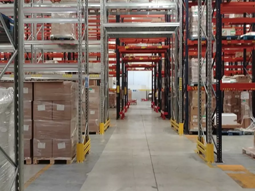 Immagine 23 di Capannone industriale in affitto  in VIA GRANDI A. a Settala