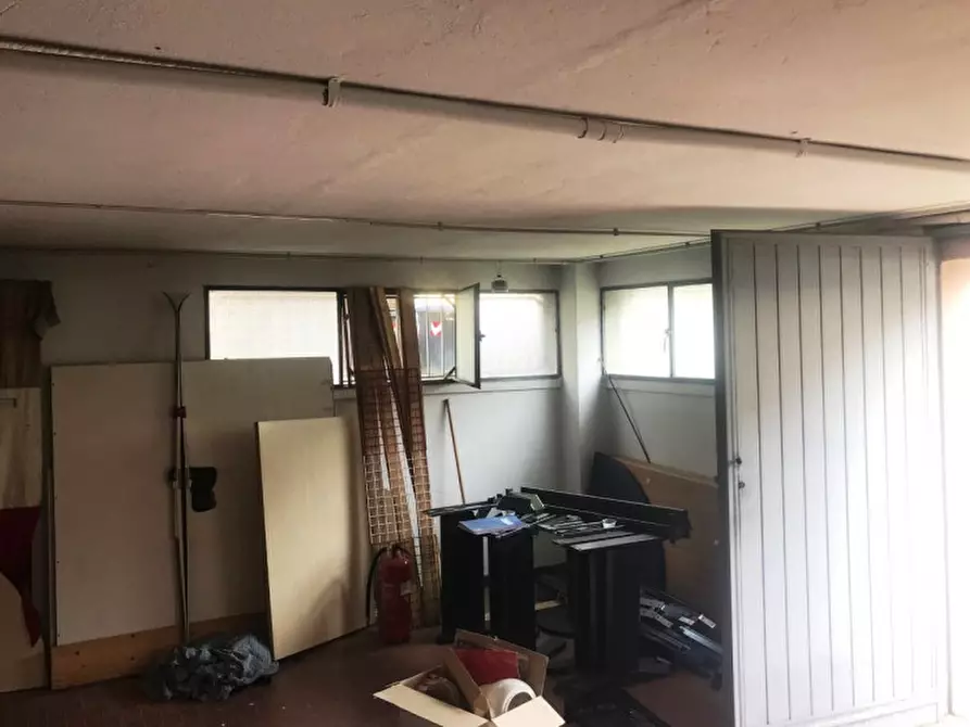 Immagine 4 di Magazzino in vendita  in via graf a Padova