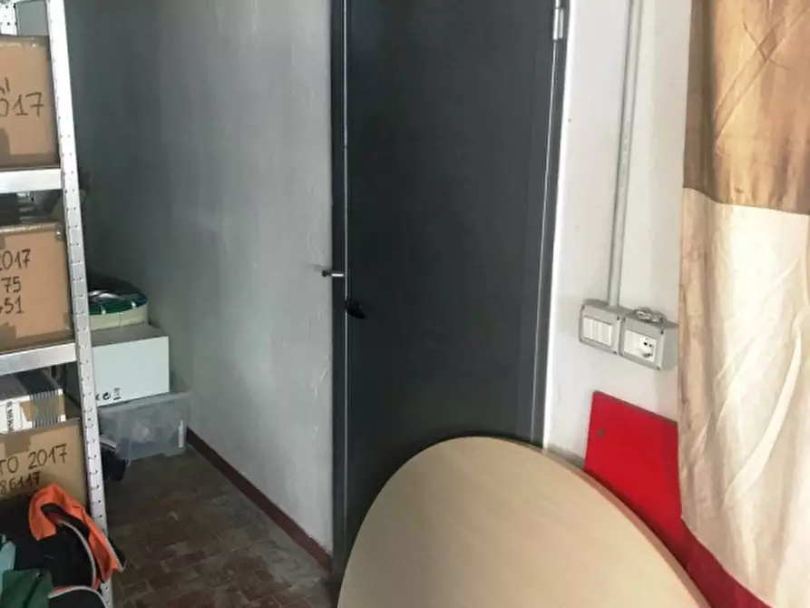 Immagine 5 di Magazzino in vendita  in via graf a Padova