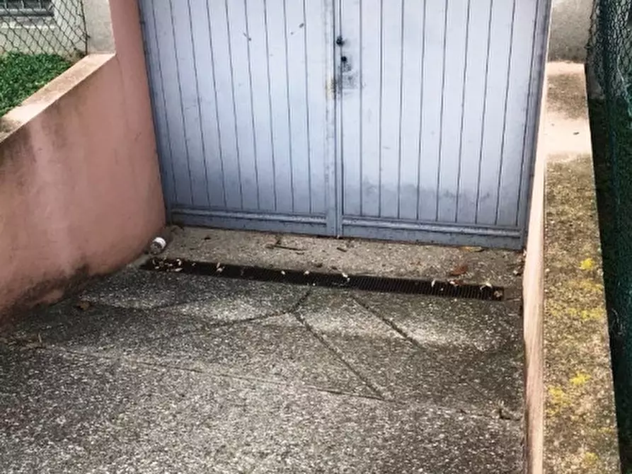 Immagine 7 di Magazzino in vendita  in via graf a Padova