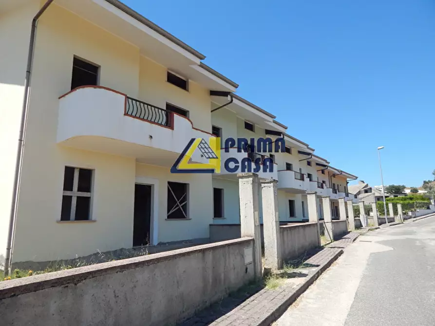 Immagine 2 di Villetta a schiera in vendita  in viale tommaso campanella a Satriano