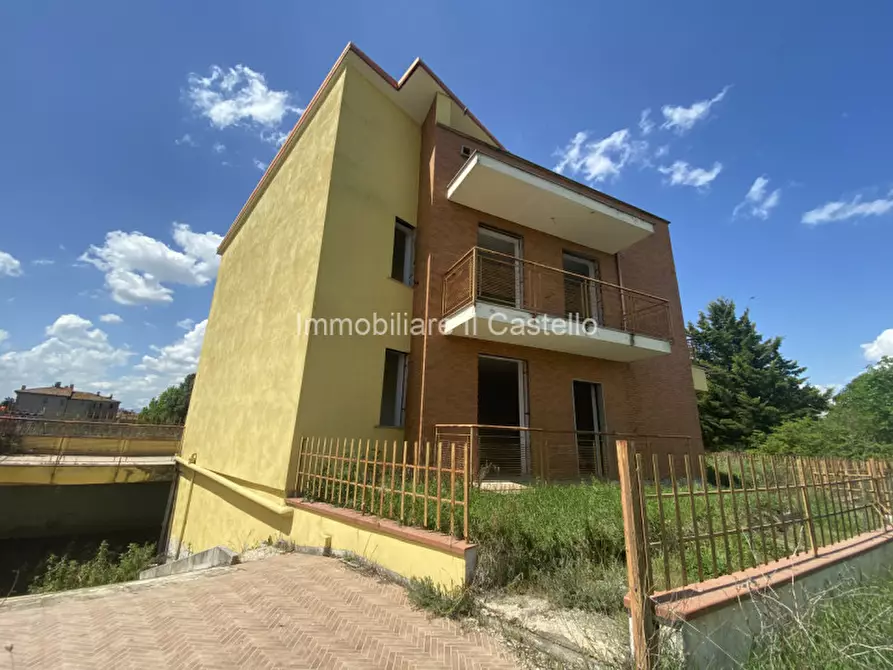 Immagine 15 di Appartamento in vendita  in Via G. Boccaccio a Castiglione Del Lago