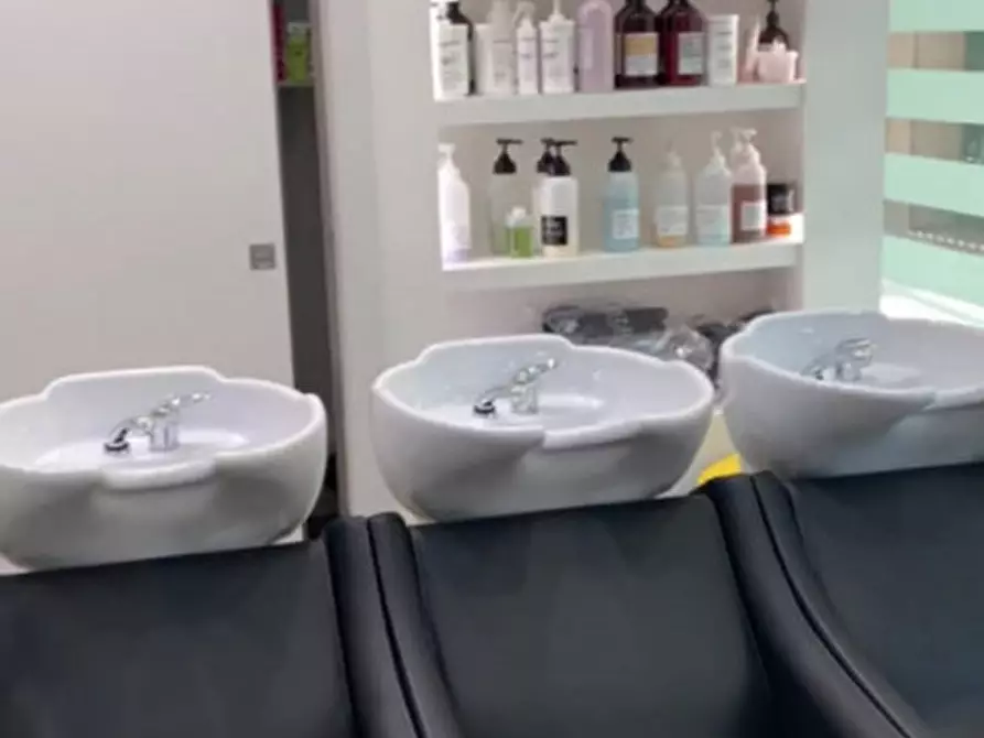 Immagine 2 di Attività commerciale in vendita  in VIA VOLTA a Abano Terme