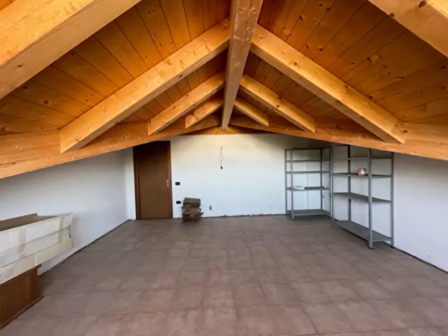 Immagine 9 di Attività commerciale in vendita  a Barbarano Mossano