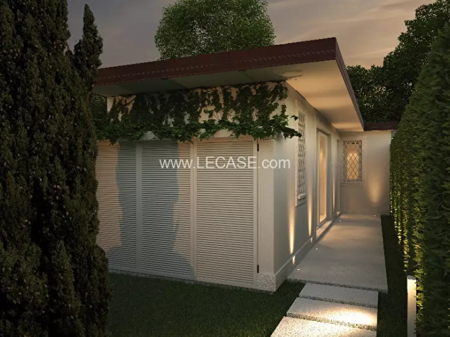 Immagine 2 di Villa in vendita  in via Catalani a Forte Dei Marmi