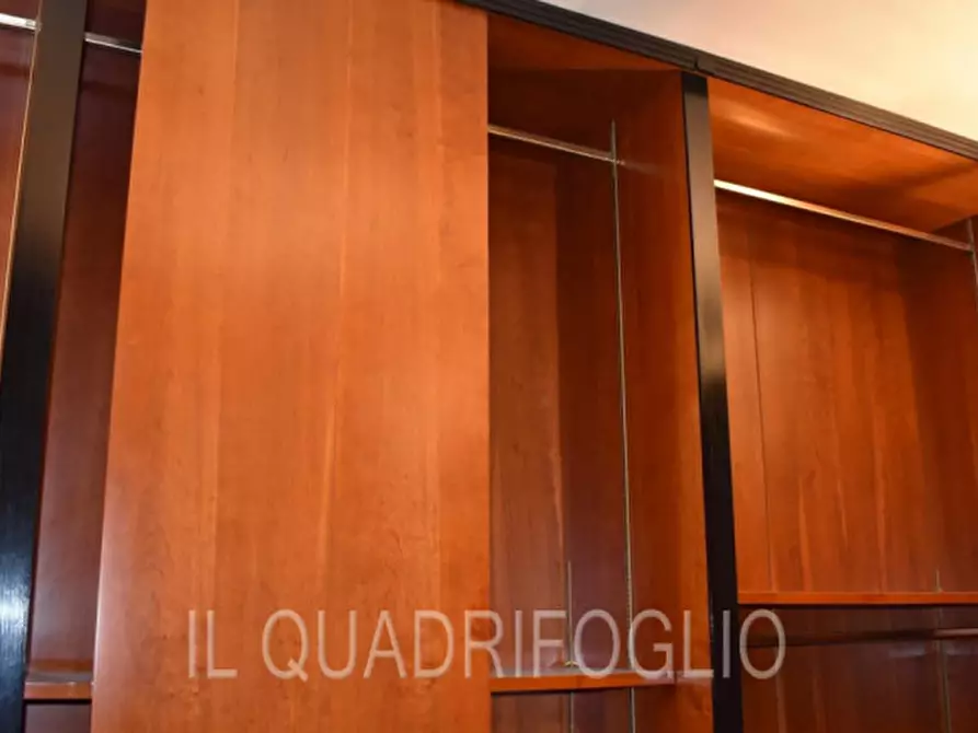 Immagine 4 di Negozio in vendita  a Cesena