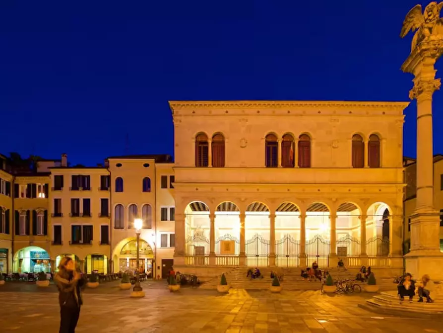 Immagine 3 di Appartamento in vendita  in Piazza Duomo a Padova