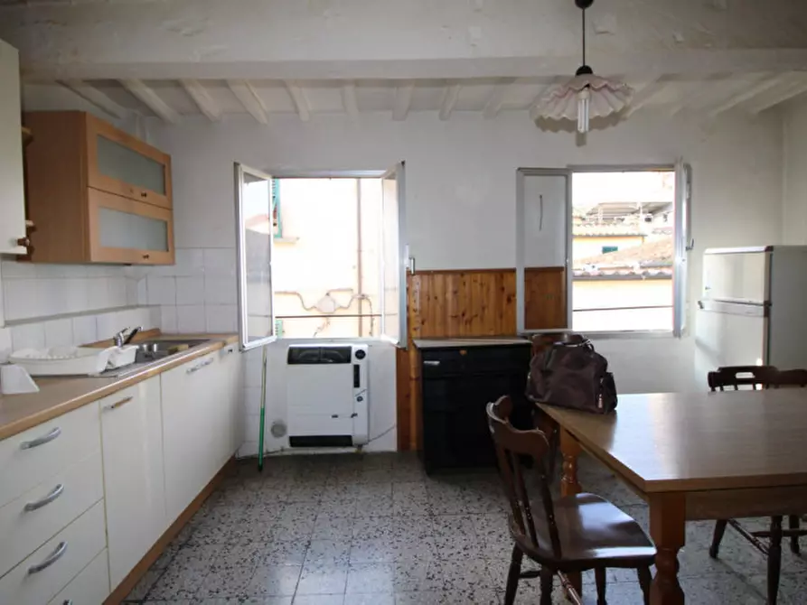 Immagine 1 di Appartamento in vendita  in via trento a Montevarchi
