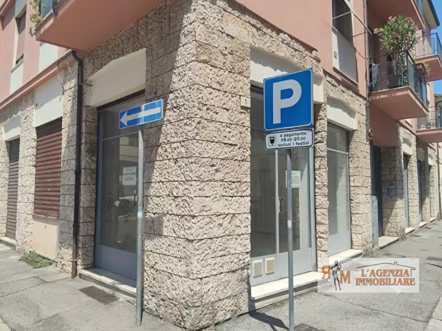 Immagine 1 di Negozio in vendita  in Via Pietro Gori a Terni