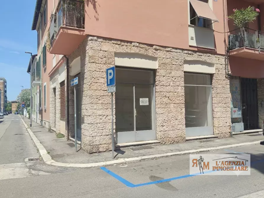 Immagine 3 di Negozio in vendita  in Via Pietro Gori a Terni