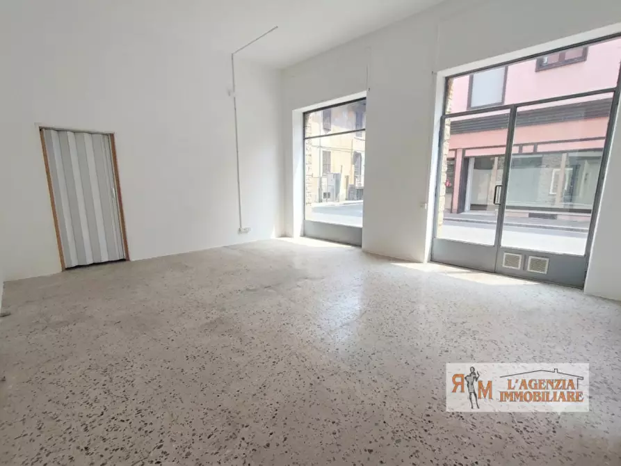 Immagine 4 di Negozio in vendita  in Via Pietro Gori a Terni