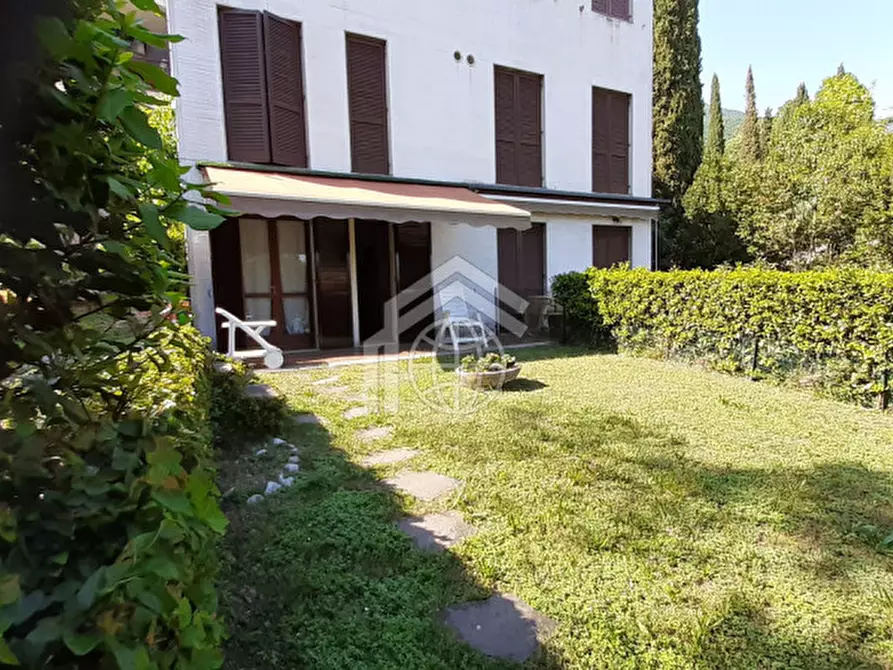 Immagine 1 di Appartamento in affitto  in via ronciglio a Gardone Riviera