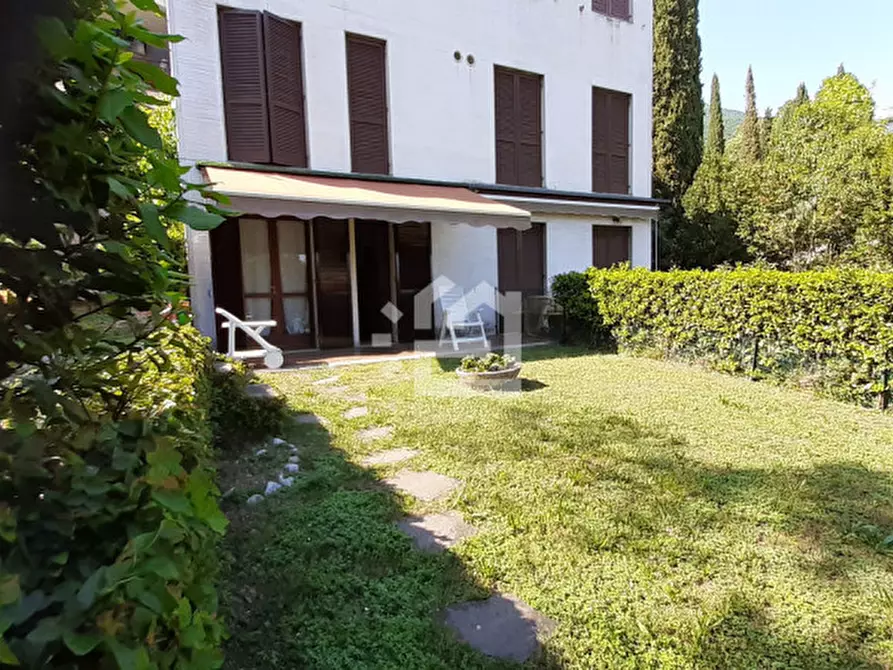 Immagine 1 di Appartamento in affitto  in via ronciglio a Gardone Riviera