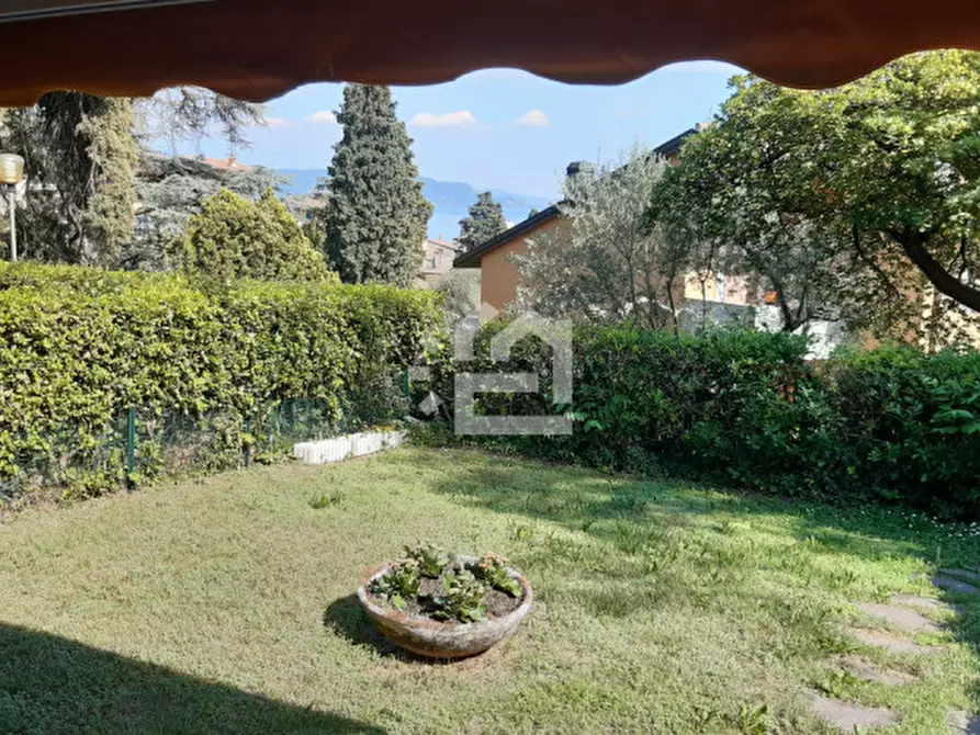Immagine 2 di Appartamento in affitto  in via ronciglio a Gardone Riviera