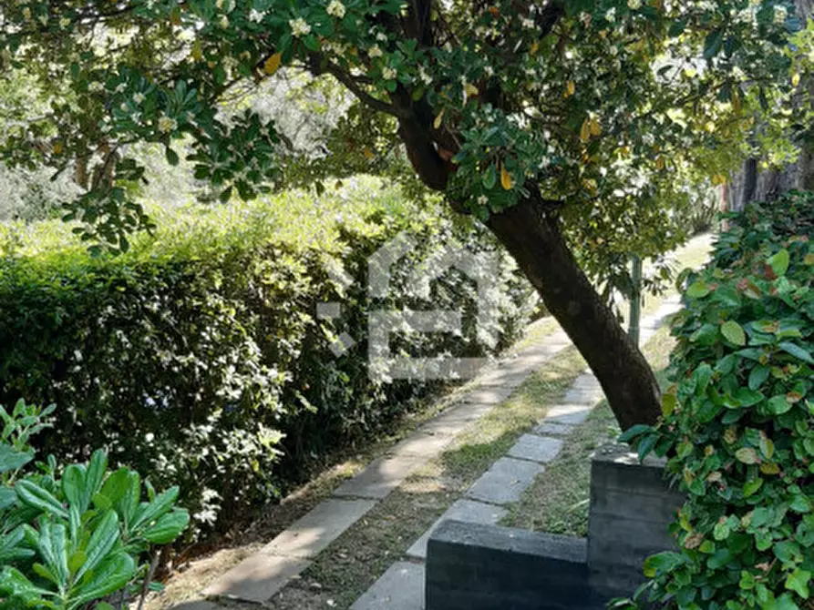 Immagine 17 di Appartamento in affitto  in via ronciglio a Gardone Riviera