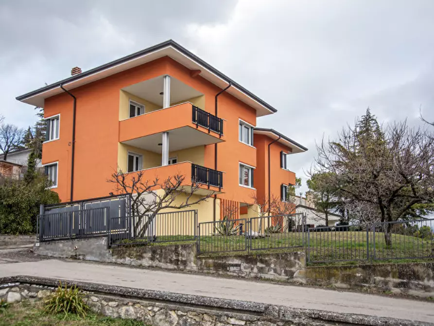 Immagine 1 di Casa bifamiliare in vendita  in via antonio della torre a Mezzane Di Sotto